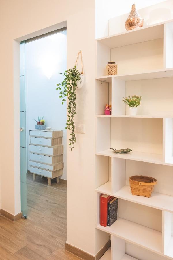 Cozy Flat With Terrace At Trastevere Train Station Appartement
