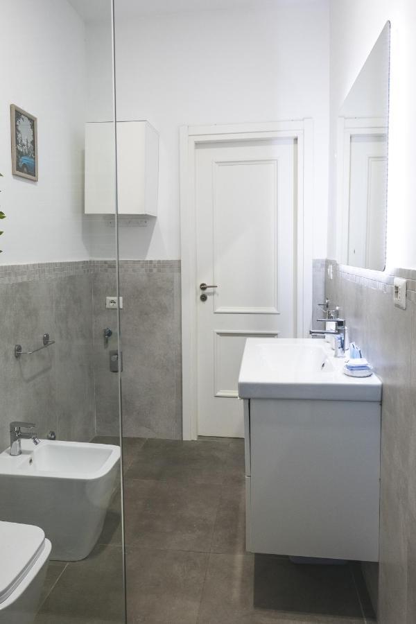 Cozy Flat With Terrace At Trastevere Train Station Appartement